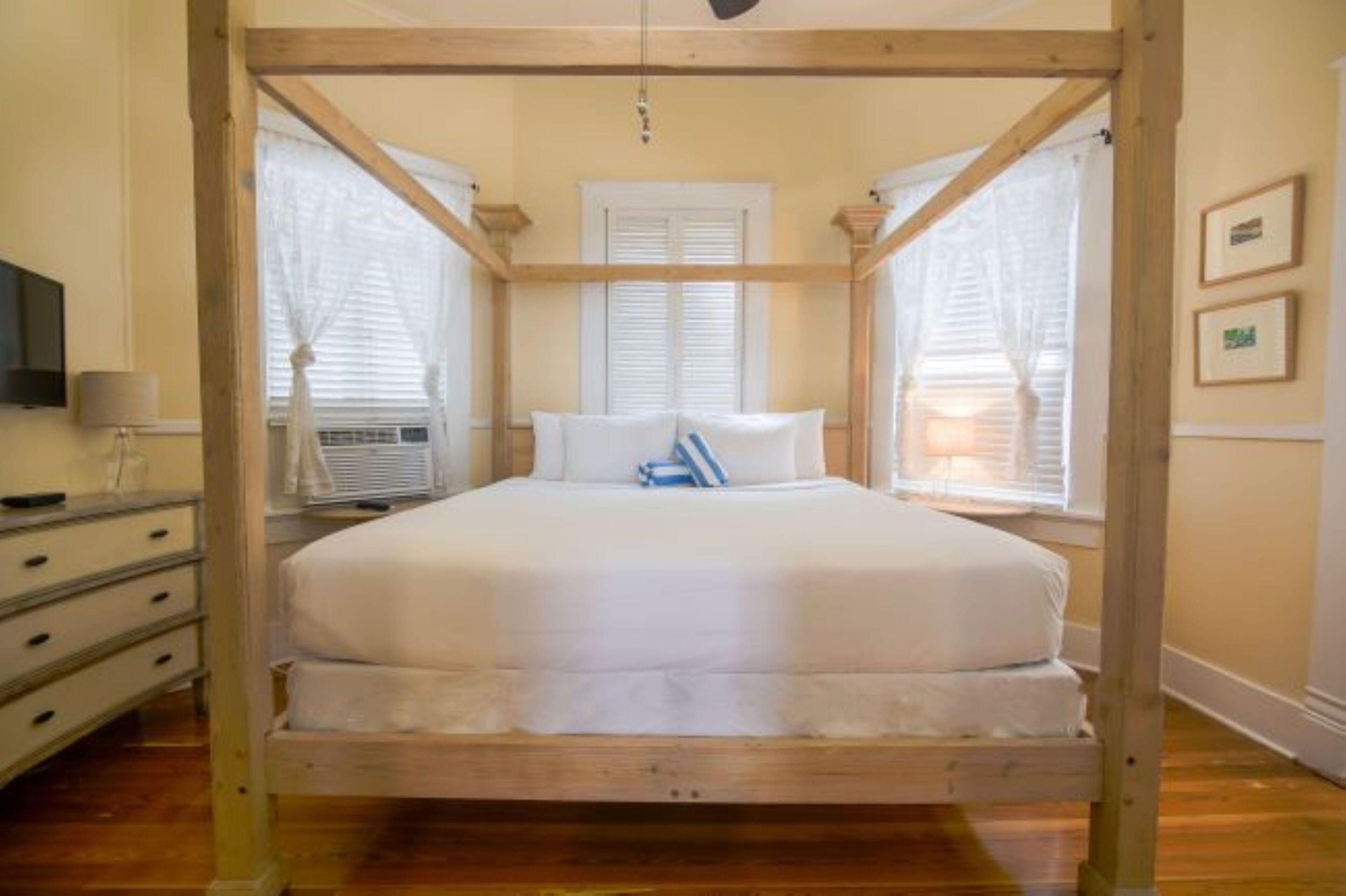 Queen Room with Sofa Bed ( Sailfish),1563316360:JPEG