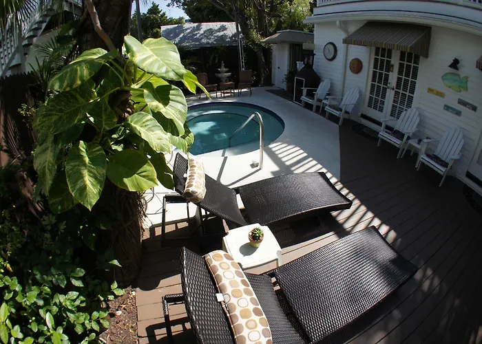Jacuzzi hotel: Seascape Tropical Inn (Adults Only)