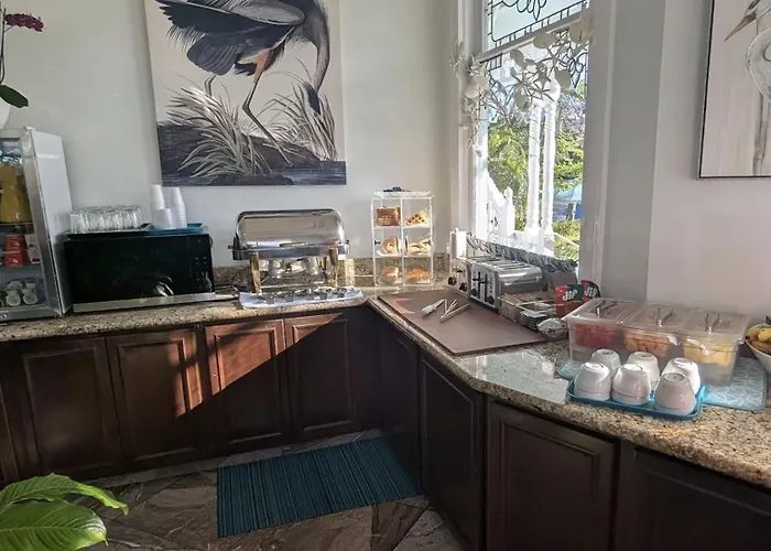 Southernmost Point Guest House & Garden Bar