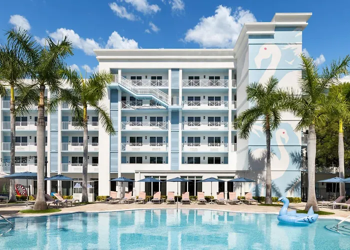 Romantic hotels Blue Flamingo Resort Key West
