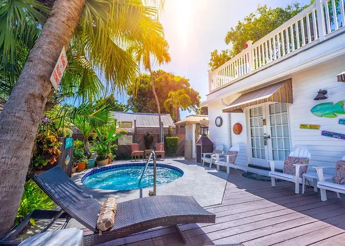 Jacuzzi hotel: Seascape Tropical Inn (Adults Only)